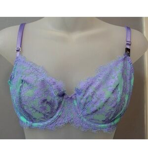 NEW Victoria's Secret very sexy turquoise lace bra